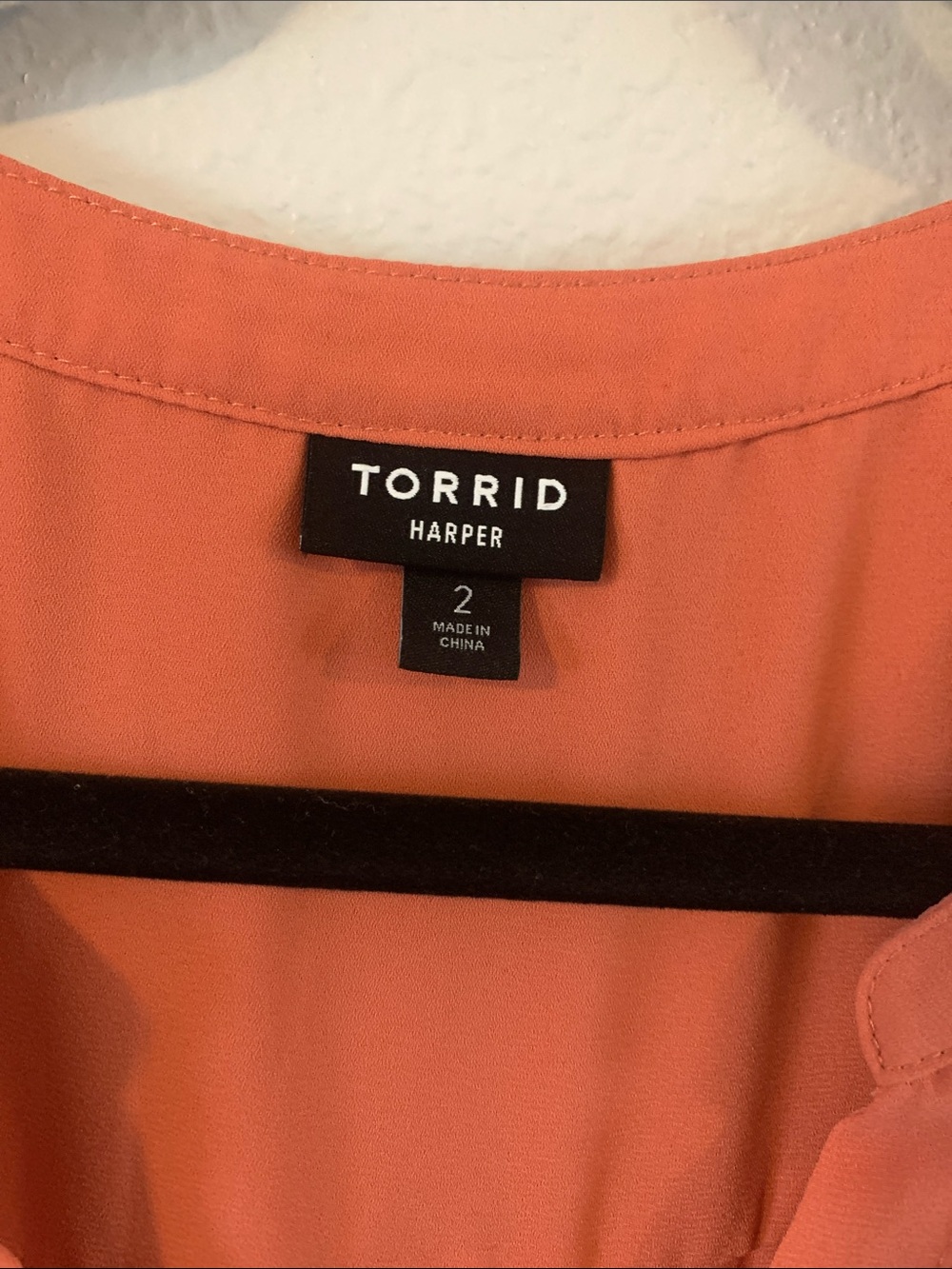torrid Coral Split V-Neck Short Sleeve Harper Blouse Salmon 2x - Picture 2 of 4